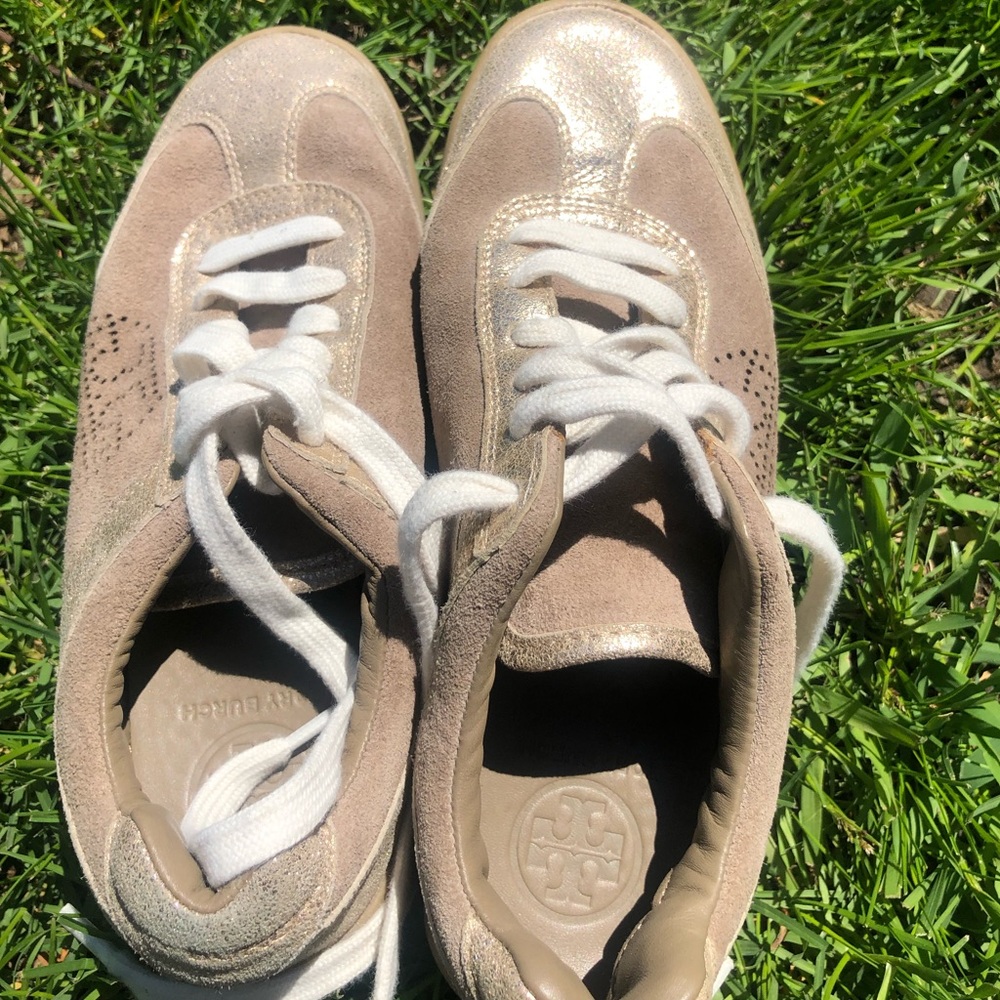 Tory Burch ladies size 6 leather tan and gold sneakers